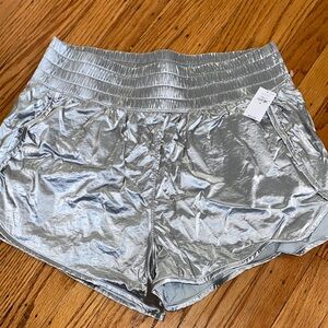 Gapfit Silver Women's Shorts size medium nwt